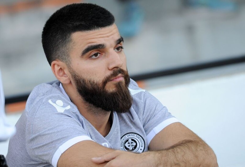 Συγκινητική κίνηση από το μέλος του ΔΣ της ΠΑΕ ΠΑΟΚ για τον επίτιμο πρόεδρο του Ολυμπιακού που νοσηλεύεται σε ΜΕΘ λόγω κορονοϊού.