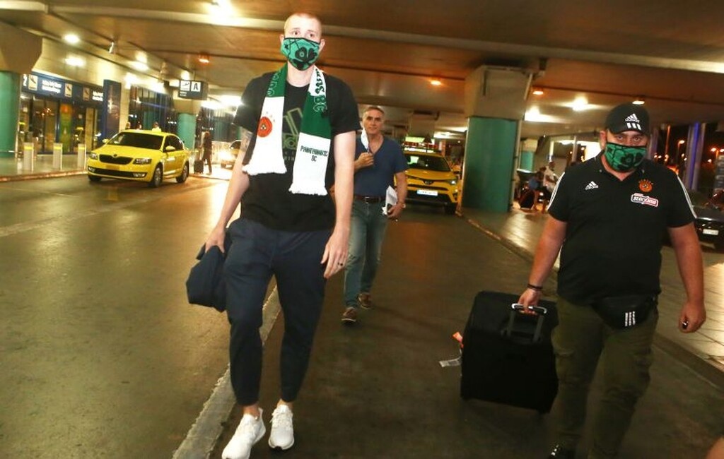 Ουάιτ: «Είμαι ενθουσιασμένος που θα βάλω τα πράσινα» (photos)