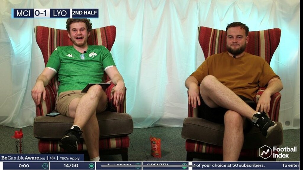 Άγγλος σχολιάζει Champions League με φανέλα Παναθηναϊκού! (photos & video)