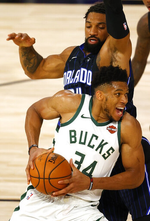 NBA: «Φωτιά» ο Αντετοκούνμπο και 2-1 οι Μπακς (video+photos)