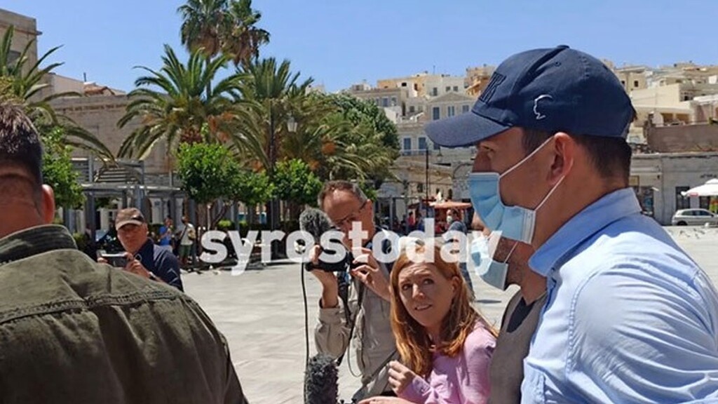 Ελεύθερος ο Χάρι Μαγκουάιρ (photos+video)