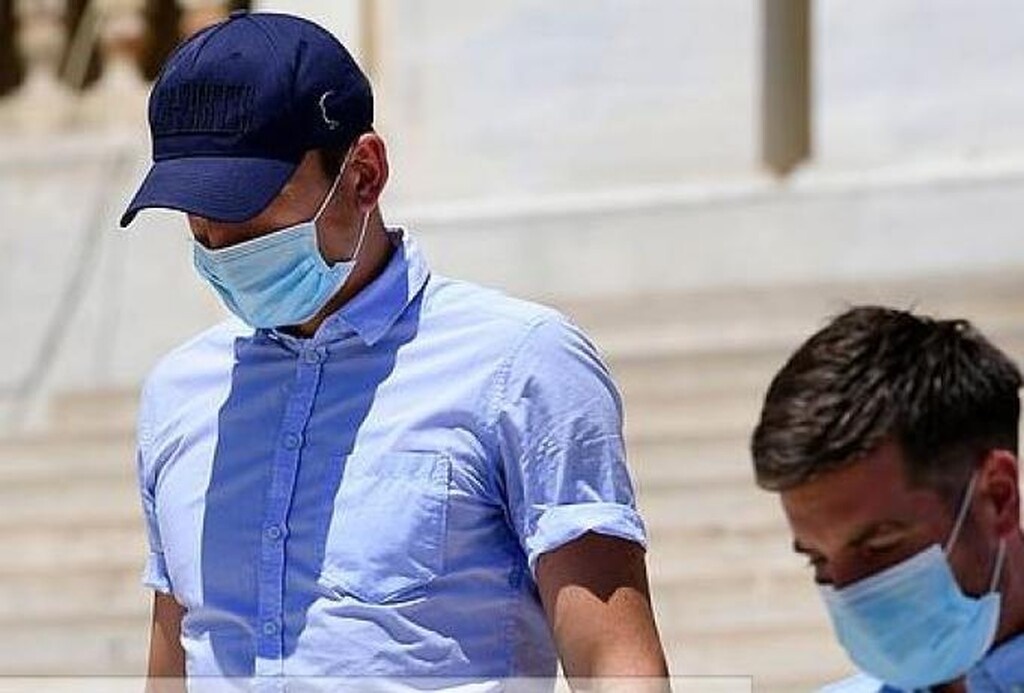 Ελεύθερος ο Χάρι Μαγκουάιρ (photos+video)