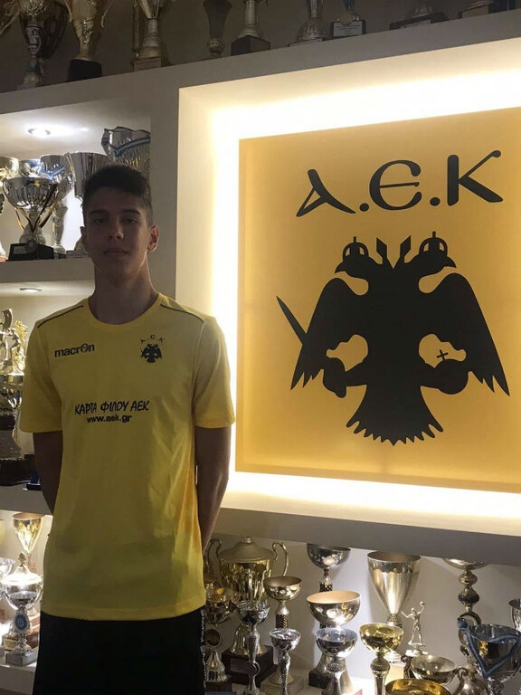 Βόλεϊ: Στην ανδρική ομάδα της ΑΕΚ «ανέβηκε» ο 15χρονος, Έκτορας Καμαρινόπουλος!