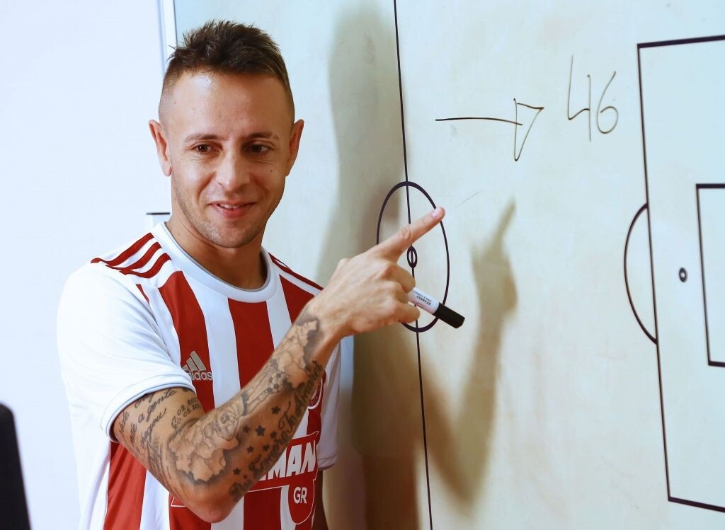 Ολυμπιακός: Ανακοίνωσε τον Ραφίνια (photos)