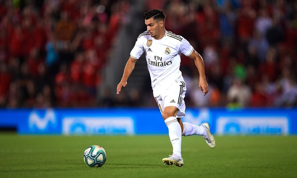 Μίλαν: Στο... κυνήγι για παίκτη της Ρεάλ Μαδρίτης (video+photos)