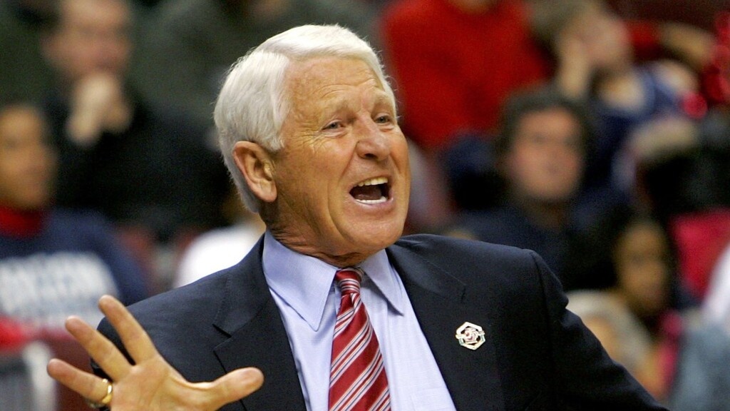 Θρήνος στο NCAA: «Έφυγε» Hall of Famer προπονητής (photos)