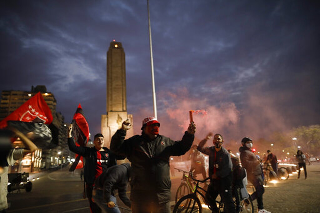 Πανικός στην Αργεντινή: Οπαδοί της Νιούελς βγήκαν στους δρόμους για τον Μέσι (videos+photos)
