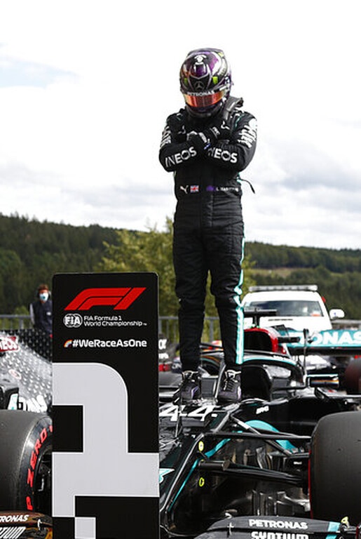 Formula 1: «Έσπασε» τα κοντέρ ο Χάμιλτον και τίμησε τον Μπόουζμαν (photos)