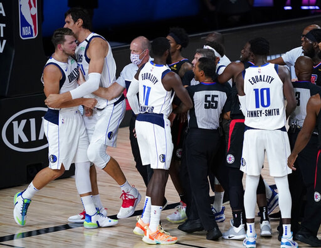 NBA: Ο Λέοναρντ τη «μονομαχία» με τον Ντόνσιτς και οι Κλίπερς την πρόκριση (videos+photos)