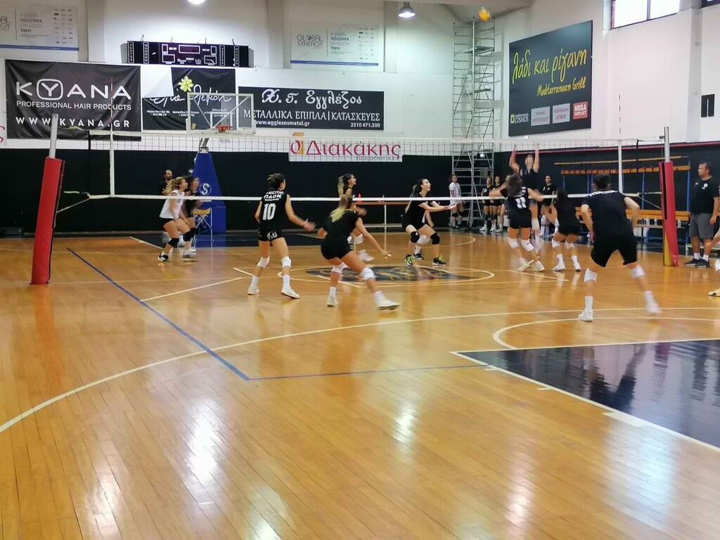 Βόλεϊ: Σκληρή δουλειά και οικογενειακό διπλό για τα κορίτσια του ΠΑΟΚ (photos)