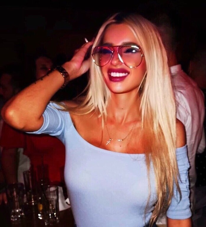 Big Brother: Η ξανθιά αγρότισσα που θα σε αφήσει με το στόμα ανοικτό (photos+video)