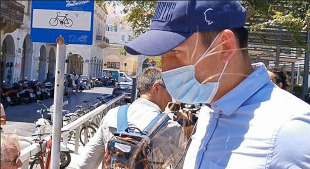 Εσύ έκανες malaka τον κάθε Μαγκουάιρ!
