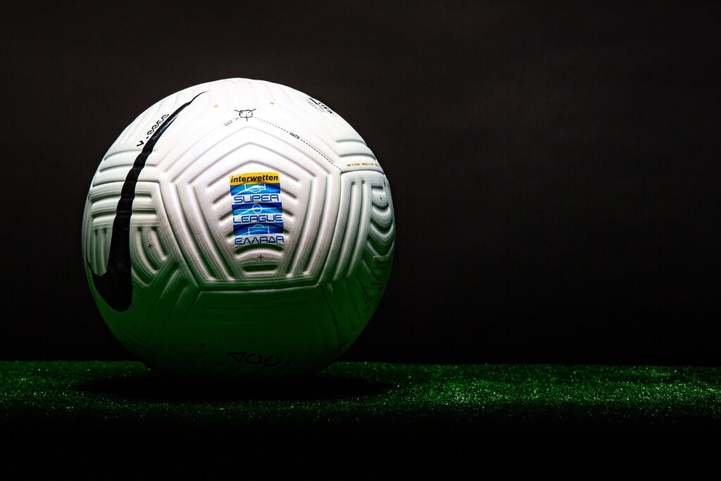 Super League: H νέα μπάλα του πρωταθλήματος (photos)