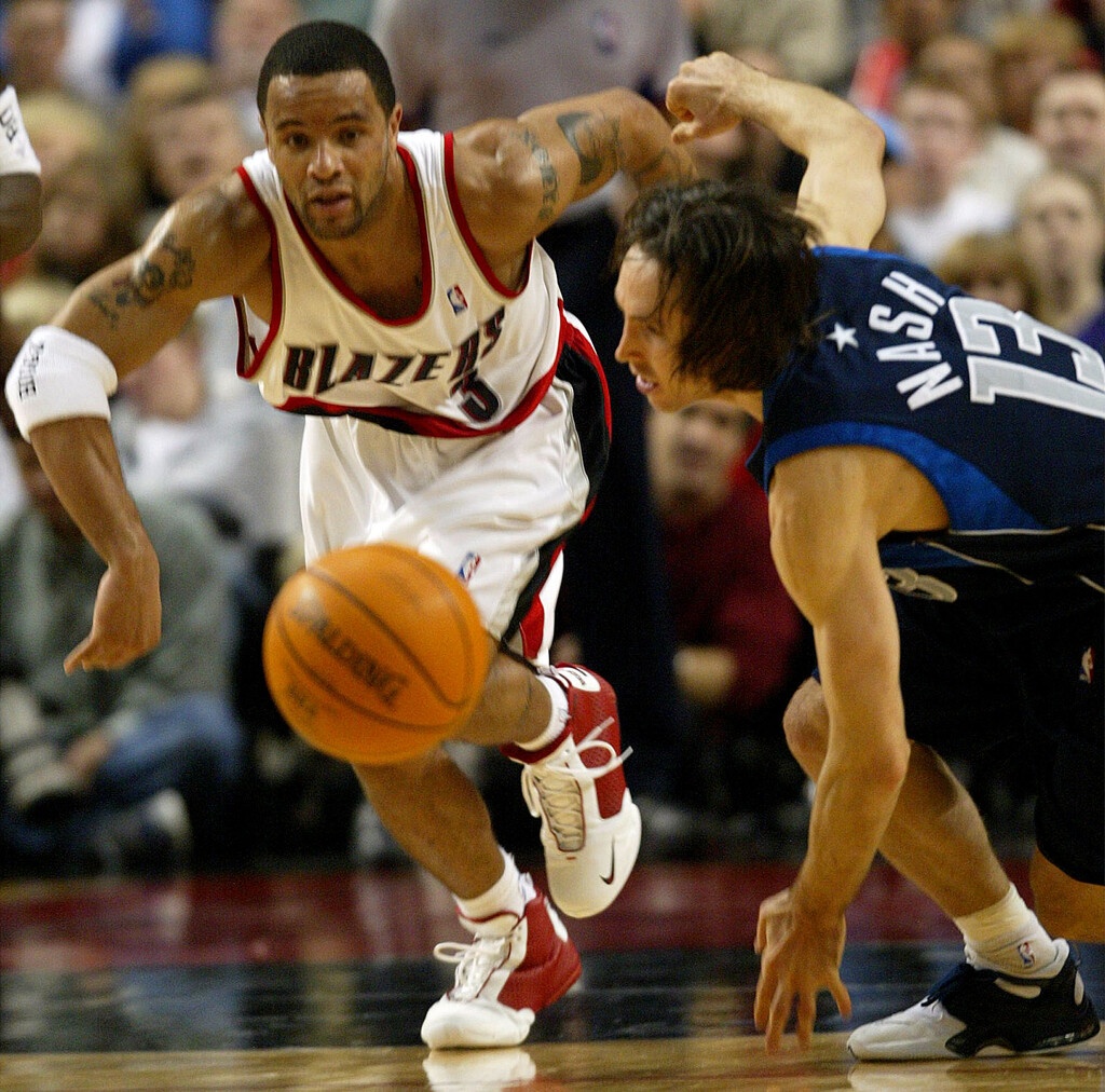 ΠΟΡΤΛΑΝΤ ΜΠΛΕΪΖΕΡΣ: Στον πρώτο γύρο των playoffs του 2003 κόντρα στους Ντάλας Μάβερικς