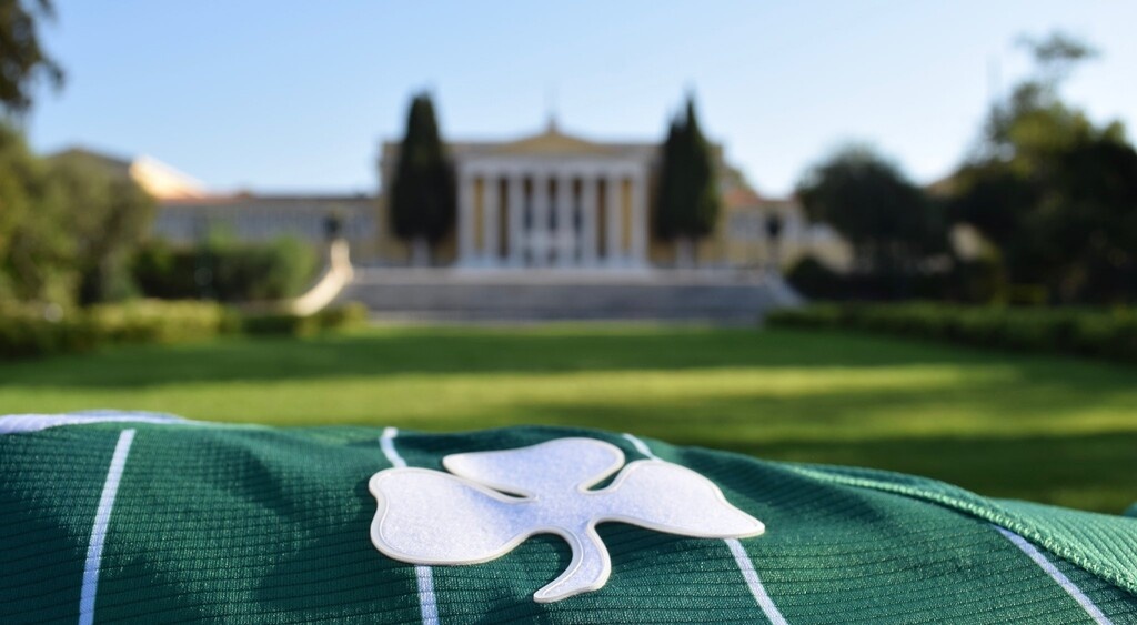 Παναθηναϊκός: Οι τρεις φανέλες στον Εθνικό Κήπο (photos)