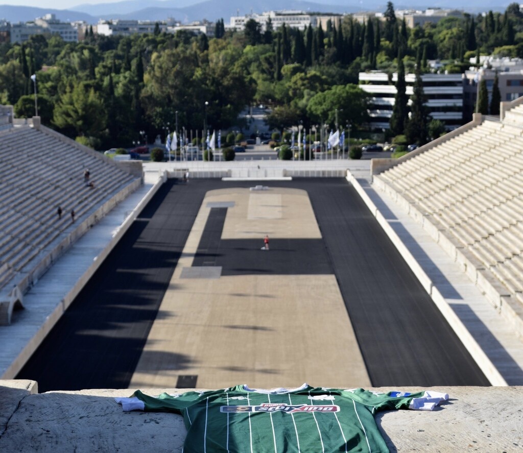 Παναθηναϊκός: Οι τρεις φανέλες στον Εθνικό Κήπο (photos)