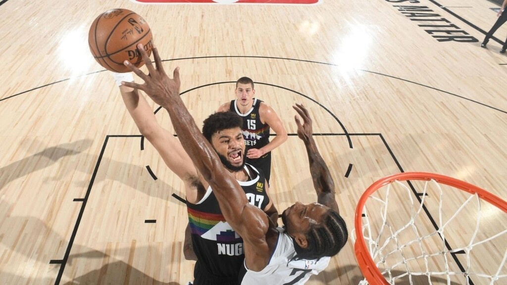 NBA: Η τάπα του Λέοναρντ με... το μεσαίο δάχτυλο (video+photos)