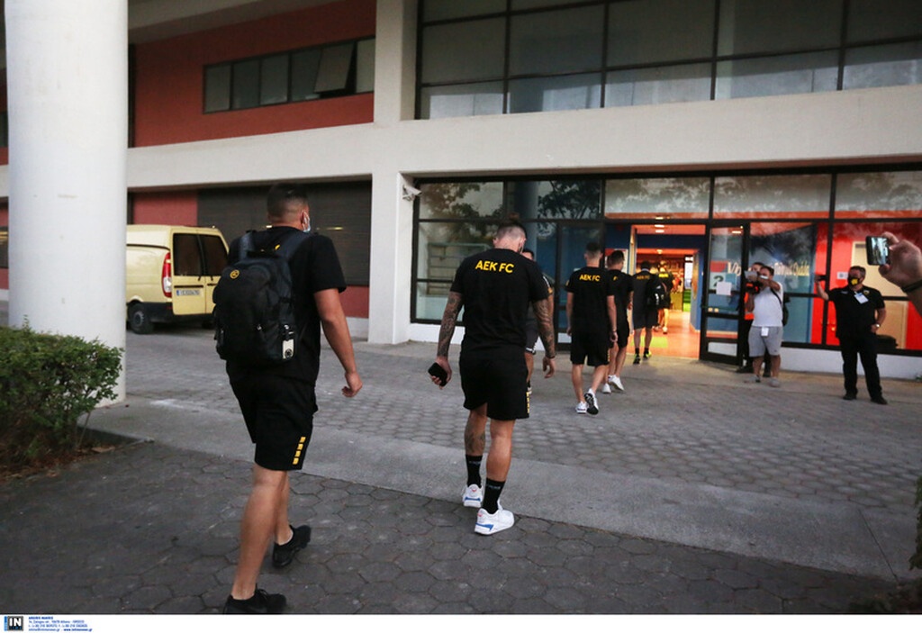 ΑΕΚ: Η άφιξη κι η προπόνηση στο Πανθεσσαλικό (photos)