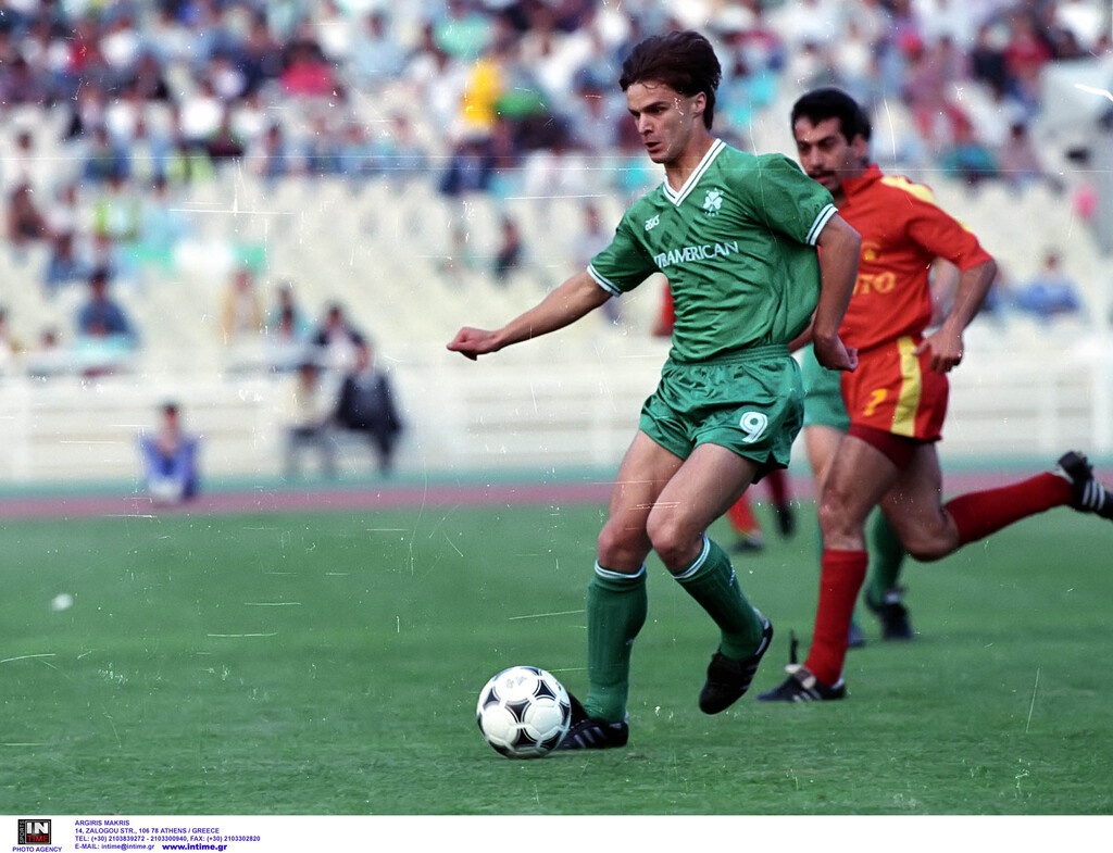 2 σεζόν και μάλιστα “back-to-back” (1990/91 και 1991/92) ο τελικός ήταν διπλός, με νικητές τον Παναθηναϊκό και τον Ολυμπιακό, αντίστοιχα. Το “πείραμα” δεν πέτυχε κι έτσι επιστρέψαμε σε μονούς τελικούς.