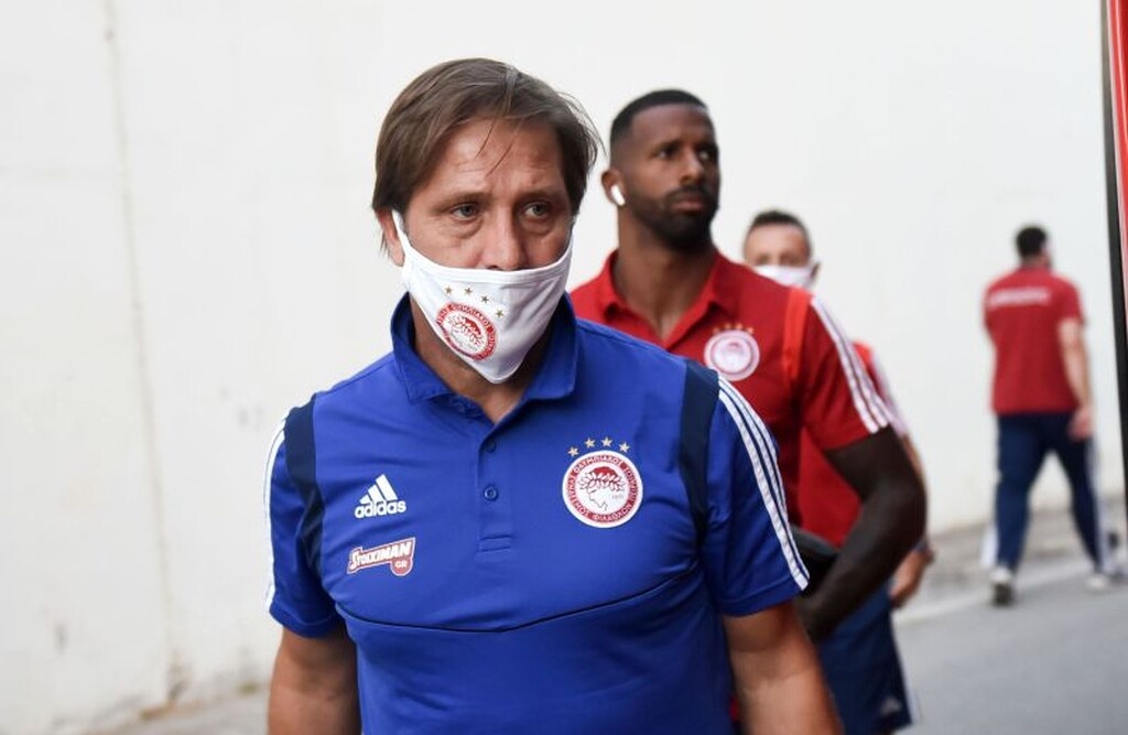 ΑΕΚ – Ολυμπιακός: Με 4-2-3-1 και χωρίς Φορτούνη ο Μαρτίνς