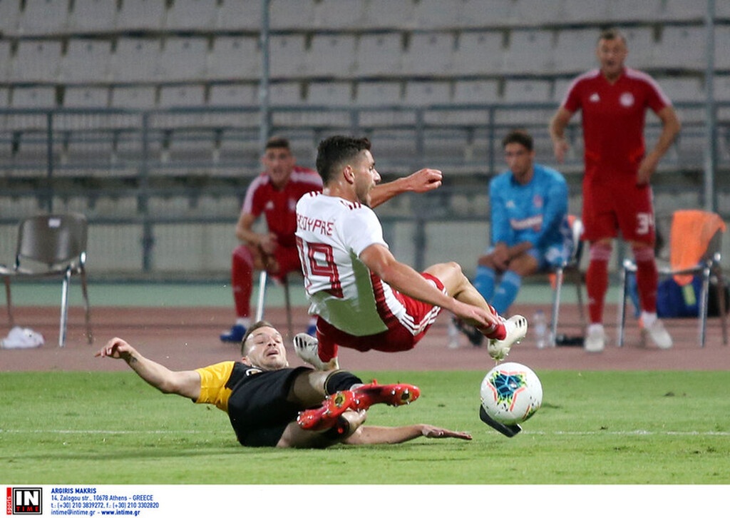 Η απόκρουση του Τσιντώτα στο πέναλτι του Ελ Αραμπί