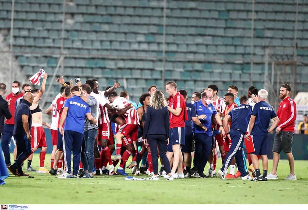 ΑΕΚ-Ολυμπιακός: Η χαρά των νταμπλούχων και η πίκρα στην Ένωση (video+photos)