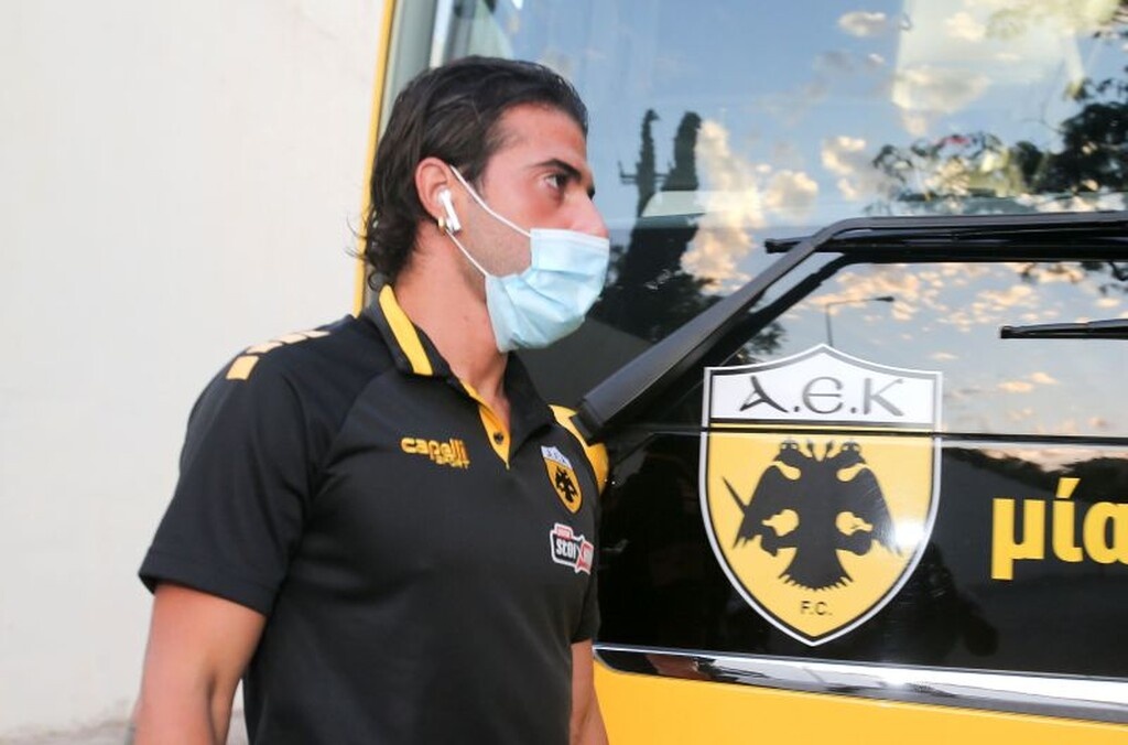 ΑΕΚ – Ολυμπιακός: Η «κιτρινόμαυρη» άφιξη (video+photos)