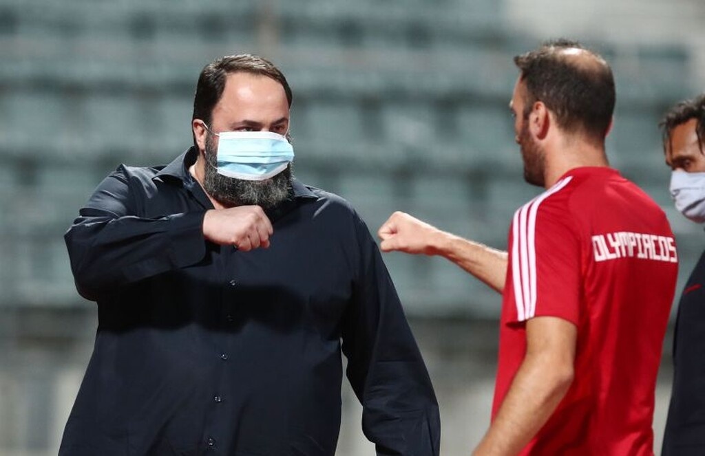 ΑΕΚ – Ολυμπιακός: Εμψύχωσε τους παίκτες ο Μαρινάκης (photos)