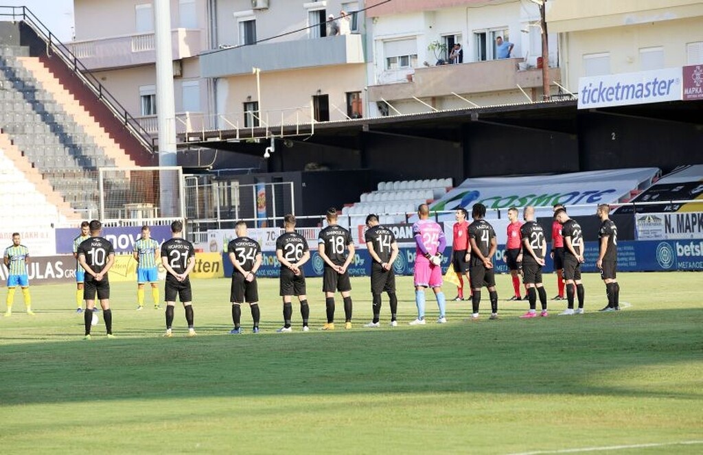 ΟΦΗ – Παναιτωλικός: Ενός λεπτού σιγή και πανό για τον Νίκο Γιαλαμά (photos)