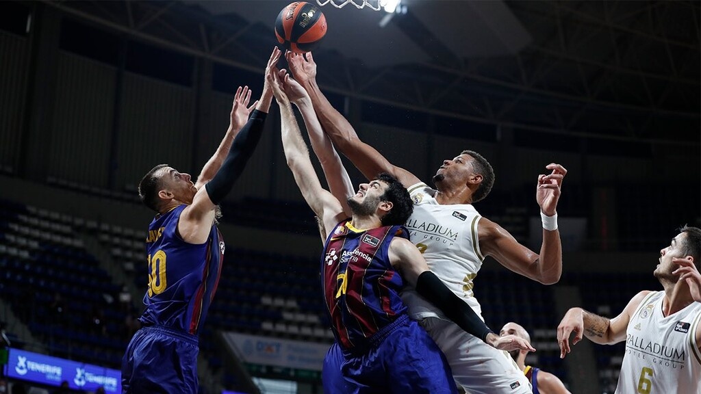 Ρεάλ Μαδρίτης-Μπαρτσελόνα 72-67: Με Καμπάτο «οδηγό» πήρε τον πρώτο τίτλο της χρονιας (videos+photos)