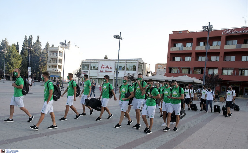 Παναθηναϊκός: Ντόπες των οπαδών με καπνογόνα στην Τρίπολη (photos)