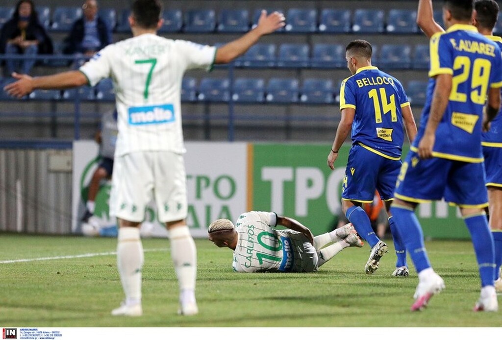 Αστέρας Τρίπολης – Παναθηναϊκός: Ζήτησε πέναλτι σε ανατροπή από τον Κώτσιρα ο Καρλίτος