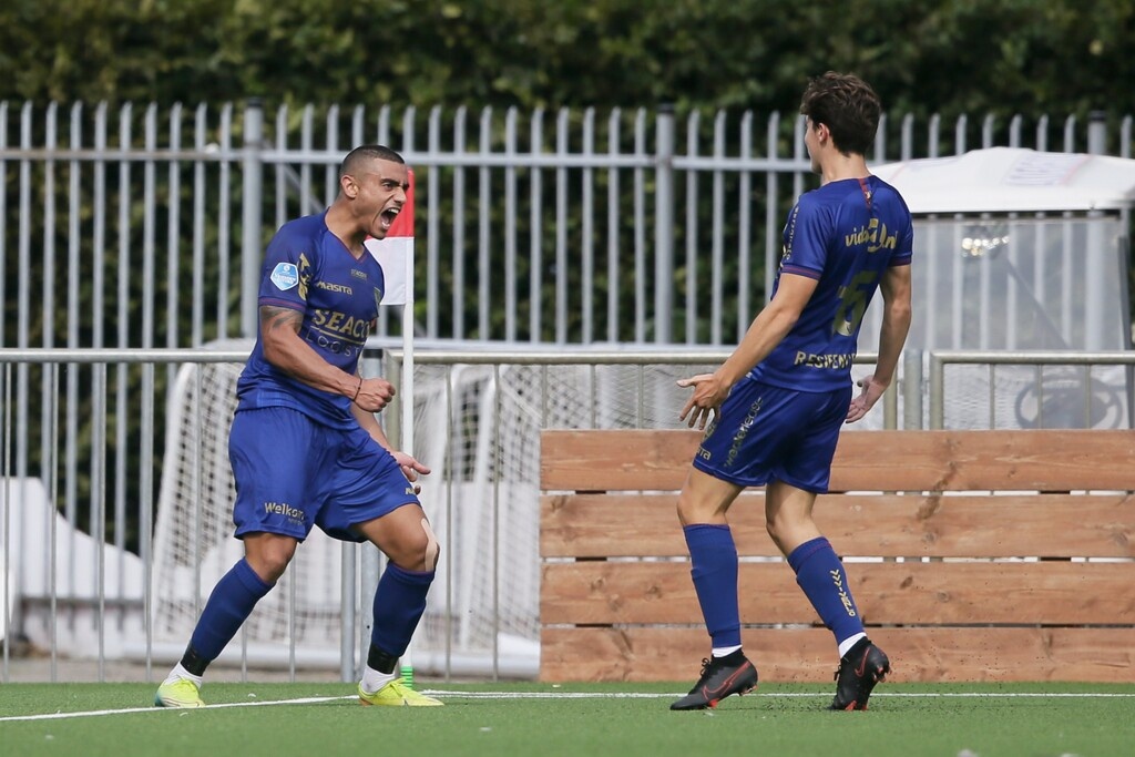 Κέρασμα με… σουβλάκια στον Γιακουμάκη από τη Φένλο για το χατ τρικ!