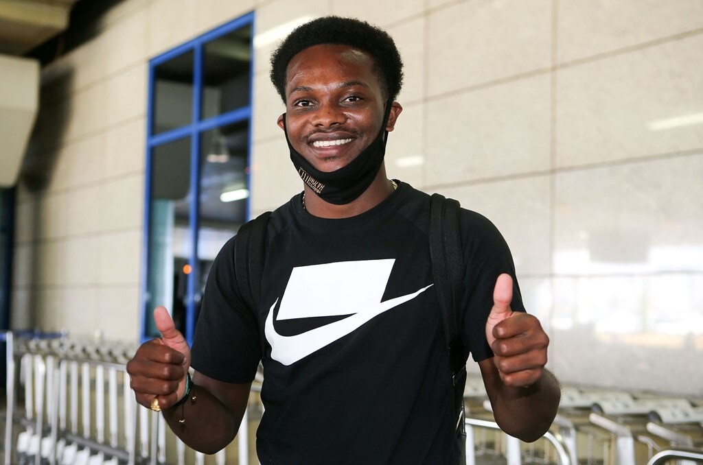 ΑΕΚ: Έφτασε Αθήνα ο Λιβάι Γκαρσία (photos)