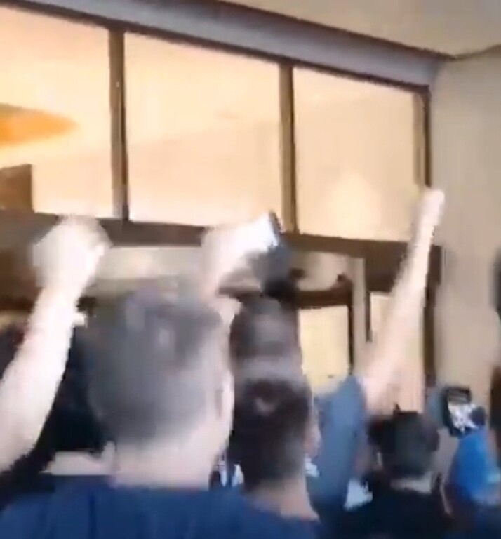 ΠΑΟΚ-Μπενφίκα: Έκαναν... Τούμπα το Μακεδονία Παλάς - Χαμός και τρέλα στους δρόμους (video)