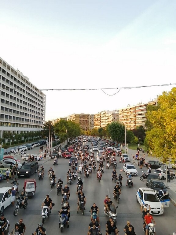 ΠΑΟΚ-Μπενφίκα: Ατύχημα με μηχανάκι μετά την αποθέωση στο ξενοδοχείο (photos+video)