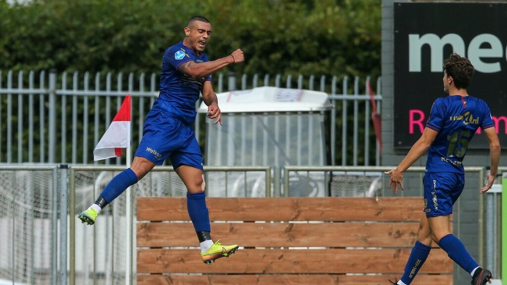 Κέρασμα με… σουβλάκια στον Γιακουμάκη από τη Φένλο για το χατ τρικ!