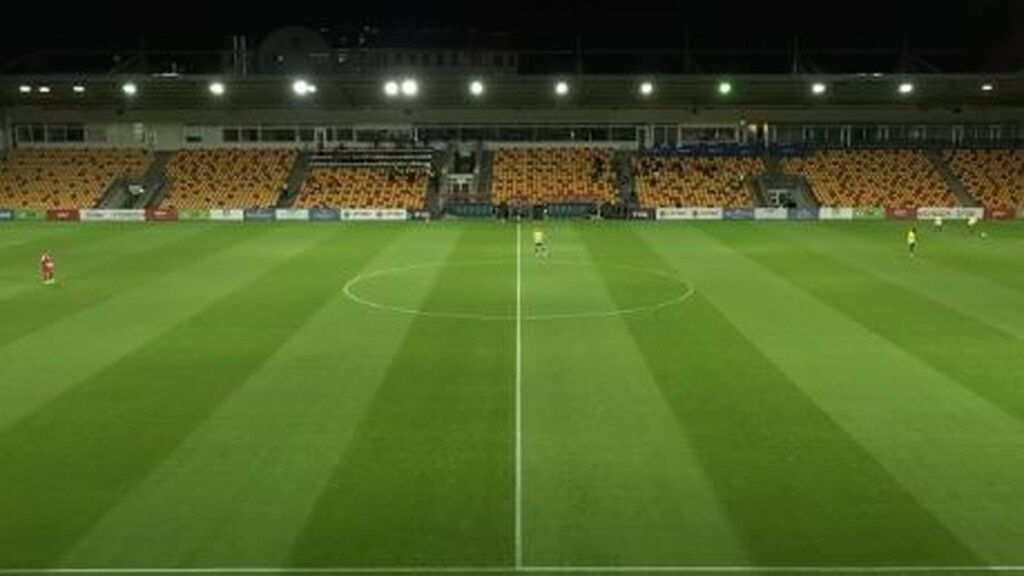 Europa League: Διεκόπη αγώνας λόγω φωτισμού του γηπέδου (photos)