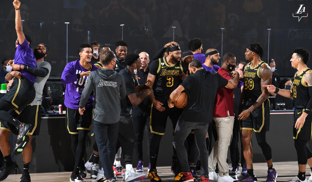 NBA: Ο Ντέιβις έκανε το 2-0 των Λέικερς επί των Νάγκετς (video)