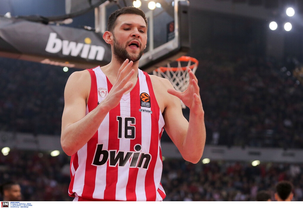 Συνεχίζει στα «ερυθρόλευκα» ο Παπανικολάου: Ανανέωσε με τον Ολυμπιακό