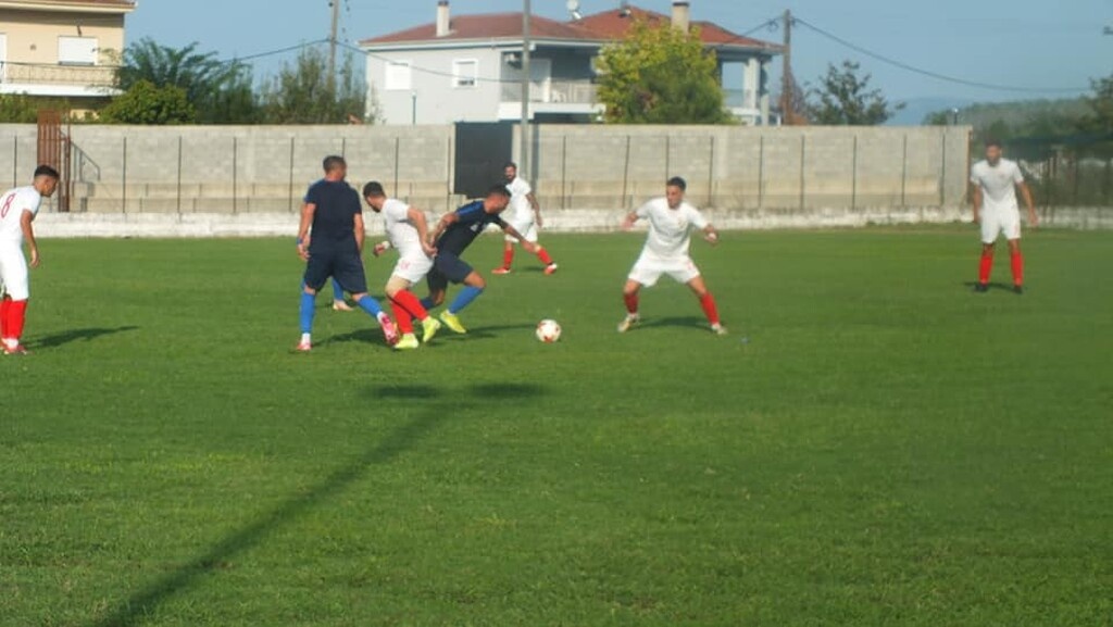 Χαμός με Μόρα στο Τρίκαλα-Απόλλων Λάρισας: «Έχεις τελειώσει...» (video+photos)