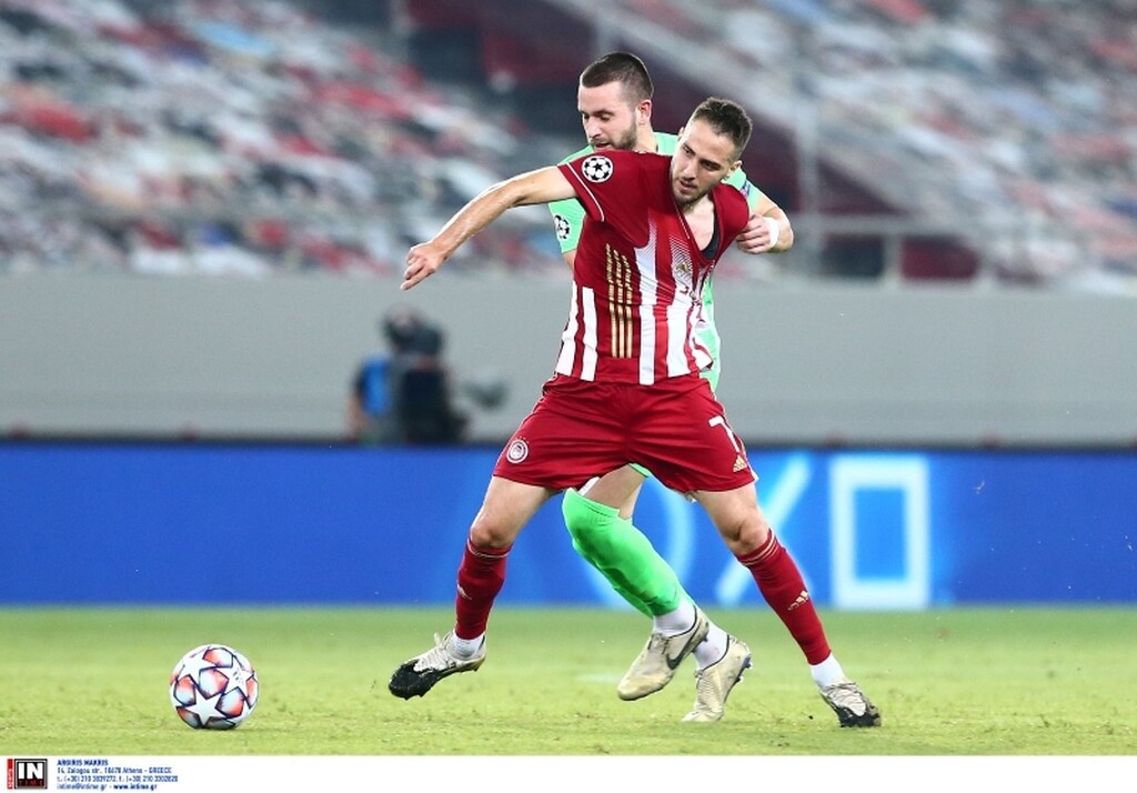 Ολυμπιακός-Ομόνοια: Δεν προλάβαινε τον Φορτούνη και τον... γκρέμισε! (video)