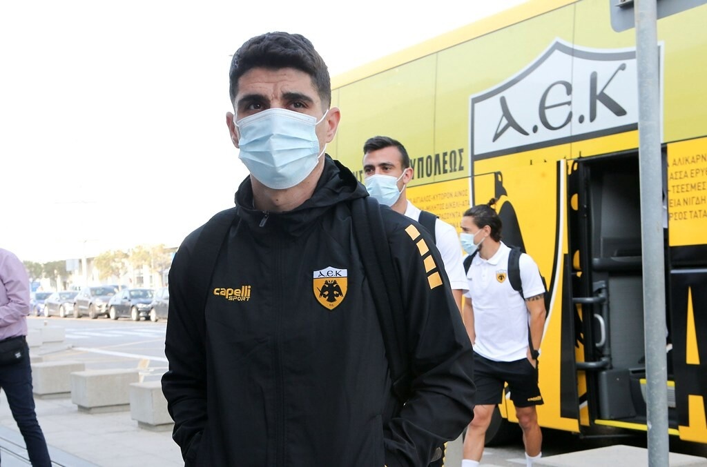 ΑΕΚ: Καρέ-καρέ η αναχώρηση για Ελβετία