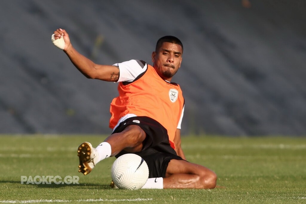 ΠΑΟΚ: Η «υποδοχή» σε Τσόλακ, Ουαγκέ (photos)