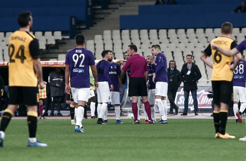 Ο διαιτητής με Βόλφσμπουργκ είχε σφυρίξει και το επεισοδιακό ΑΕΚ-Άρης (photos+videos)