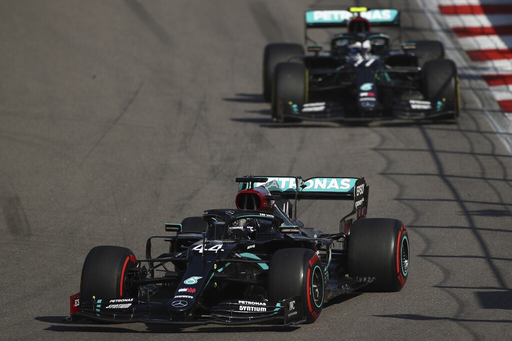 Formula 1: Ο Χάμιλτον κέρασε την πρωτιά στον Μπότας (video+photos)