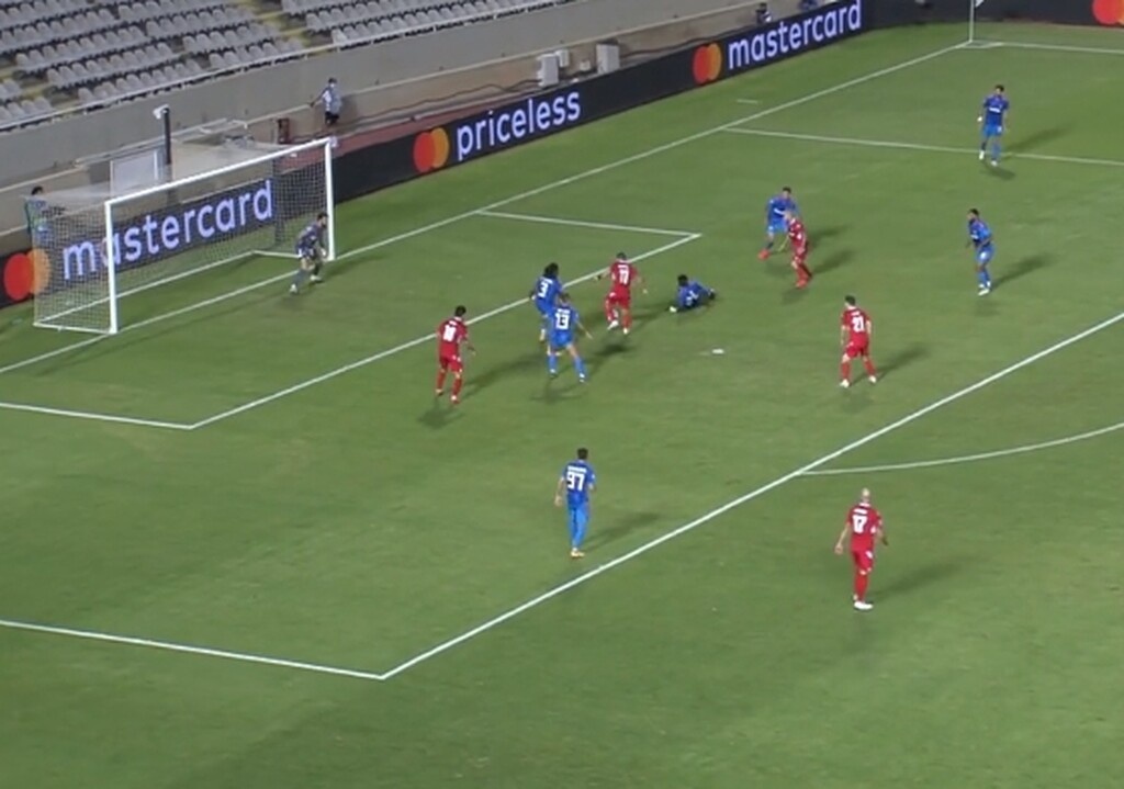 Ομόνοια-Ολυμπιακός: Απίστευτο... τσαφ ο Μπα, σωτήριο τάκλιν ο Σεμέδο (video)