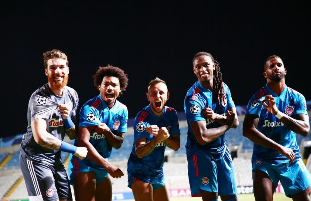 Ομόνοια-Ολυμπιακός: Το γιόρτασαν στα αποδυτήρια οι «ερυθρόλευκοι» (video+photos)