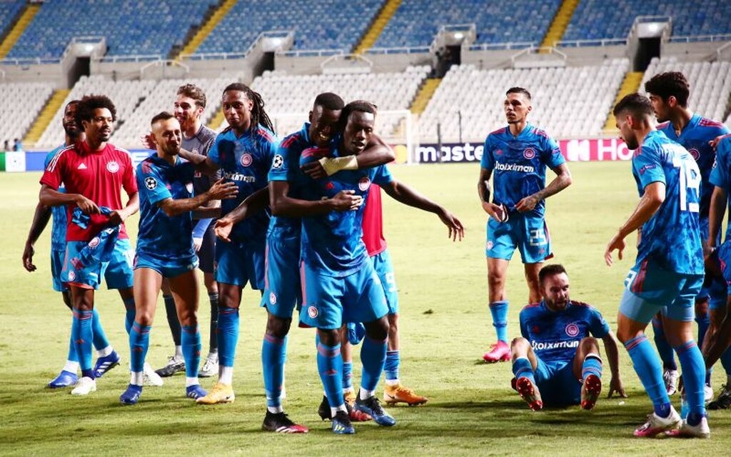 Ομόνοια-Ολυμπιακός: Το γιόρτασαν στα αποδυτήρια οι «ερυθρόλευκοι» (video+photos)