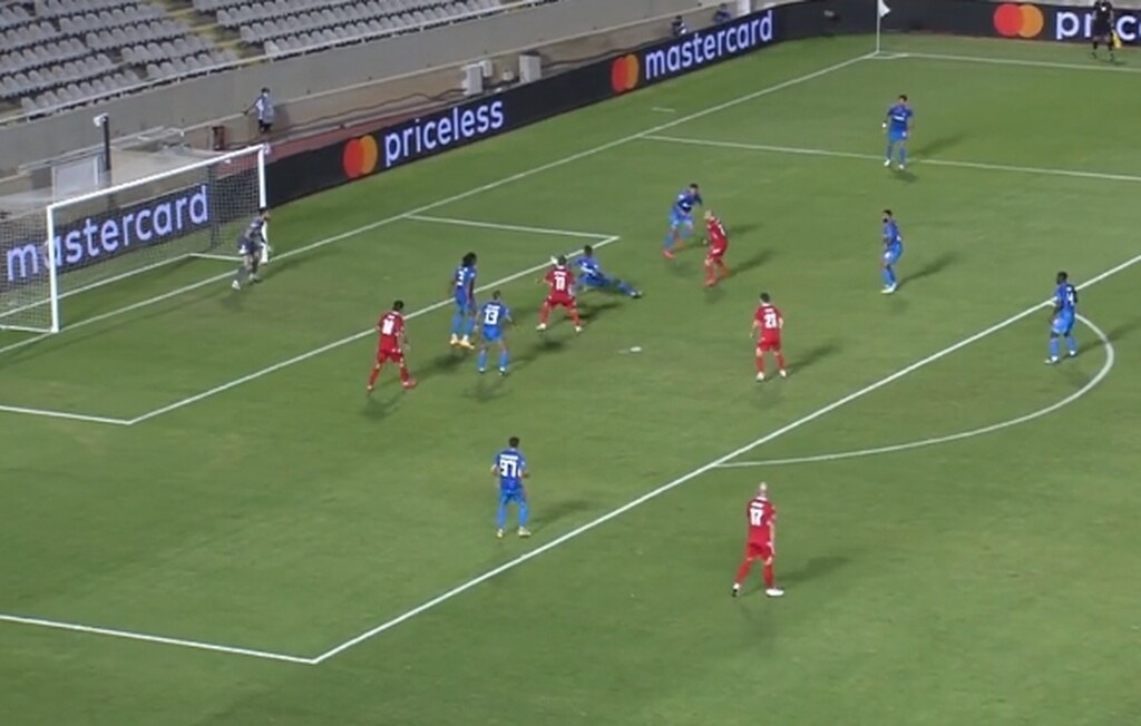 Ομόνοια-Ολυμπιακός: Απίστευτο... τσαφ ο Μπα, σωτήριο τάκλιν ο Σεμέδο (video)